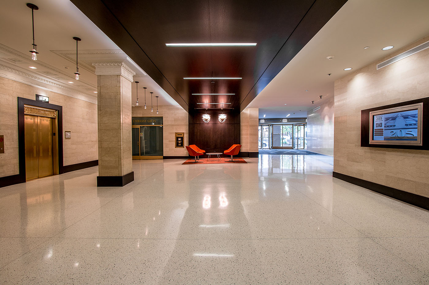 205 W Wacker Main Lobby - 41 North Contractors